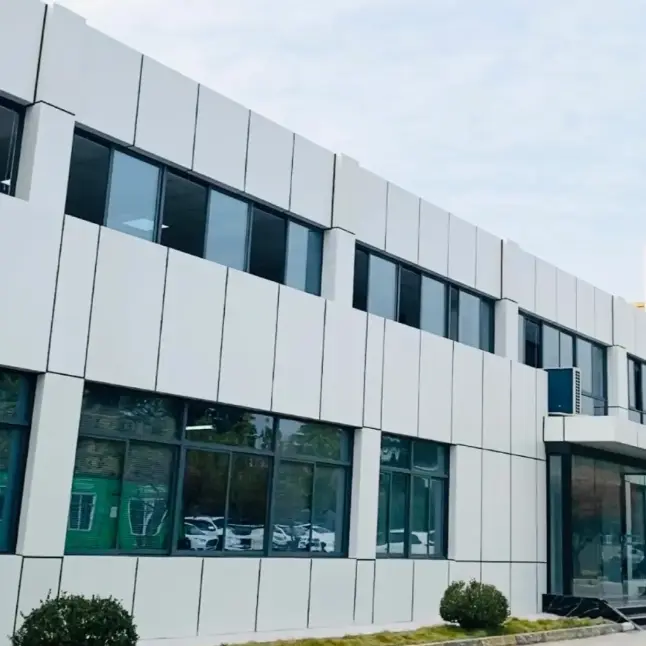 Konventionella platta gardinväggar i aluminium