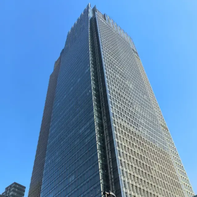 Punktstödda glasgardinväggar