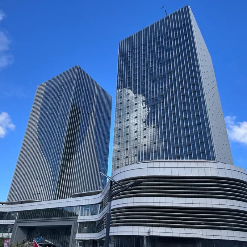 Standard förenade gardinväggar